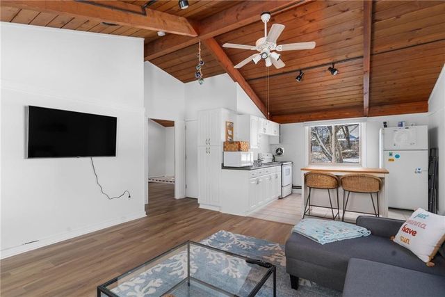 84 Oak Street, South Kingstown, RI 02879