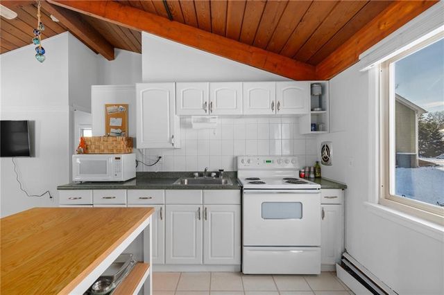 84 Oak Street, South Kingstown, RI 02879