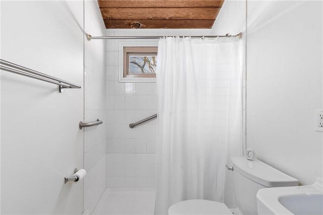 84 Oak Street, South Kingstown, RI 02879