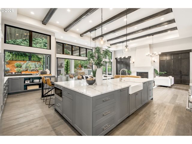 10627 Se PAXTON Ln, Happy Valley, OR 97086