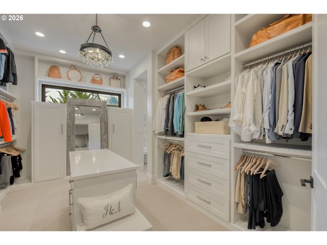 10627 Se PAXTON Ln, Happy Valley, OR 97086