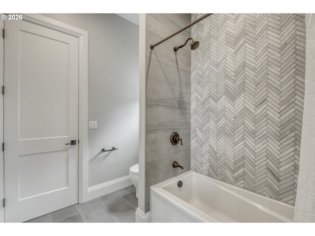 10627 Se PAXTON Ln, Happy Valley, OR 97086