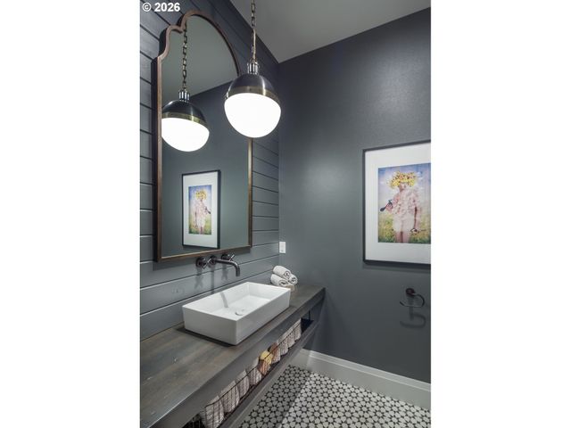 10627 Se PAXTON Ln, Happy Valley, OR 97086