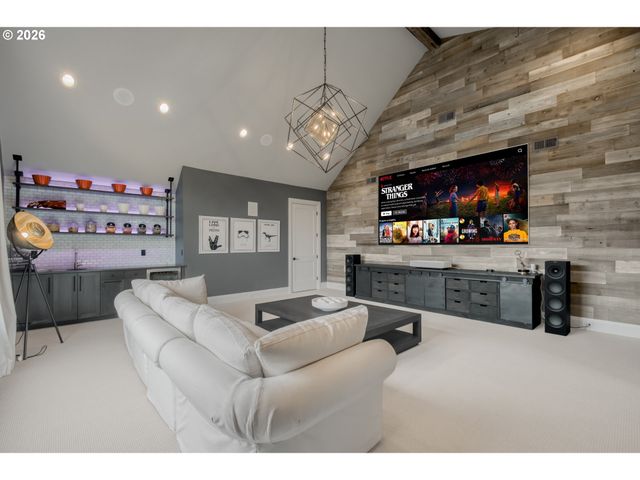 10627 Se PAXTON Ln, Happy Valley, OR 97086