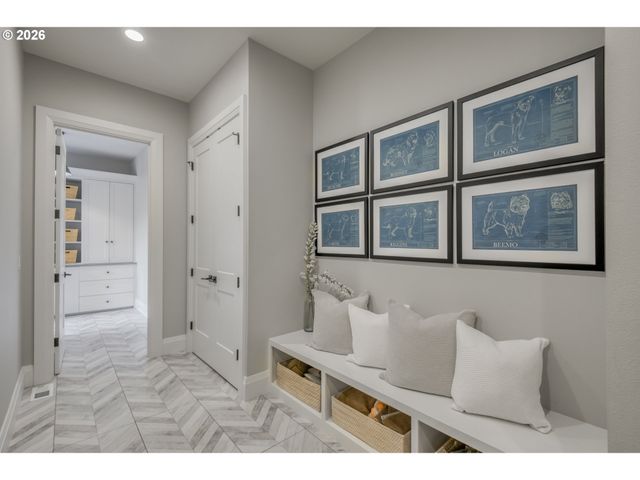 10627 Se PAXTON Ln, Happy Valley, OR 97086