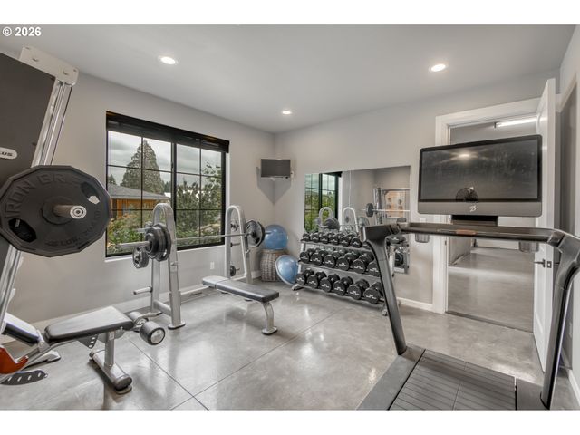 10627 Se PAXTON Ln, Happy Valley, OR 97086