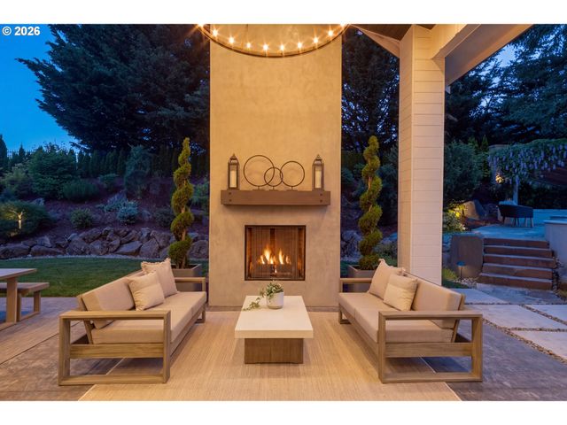 10627 Se PAXTON Ln, Happy Valley, OR 97086