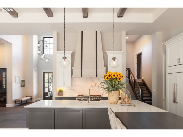 10627 Se PAXTON Ln, Happy Valley, OR 97086