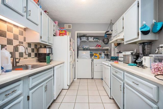 1603 Vicksburg Place, Atlanta, GA 30350