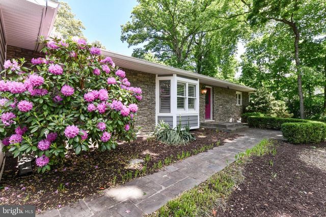 14 OAK LN, Sterling, VA 20165