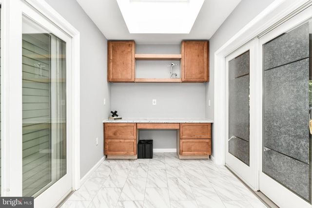 14 OAK LN, Sterling, VA 20165