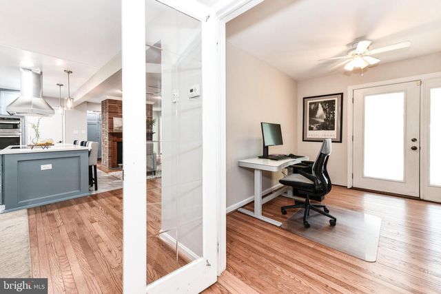 14 OAK LN, Sterling, VA 20165