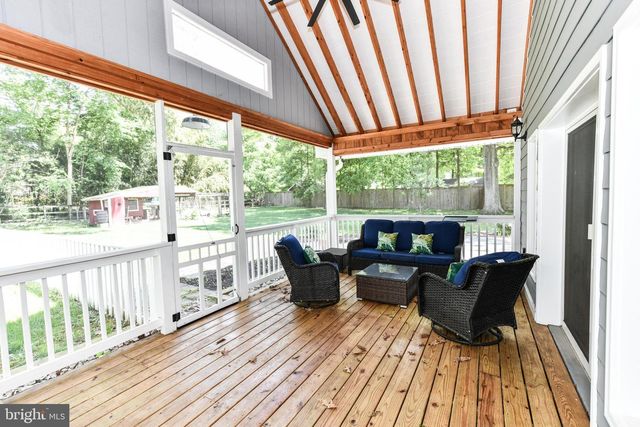 14 OAK LN, Sterling, VA 20165