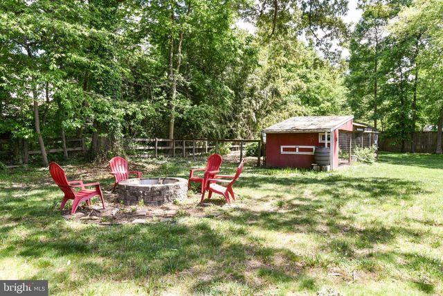 14 OAK LN, Sterling, VA 20165