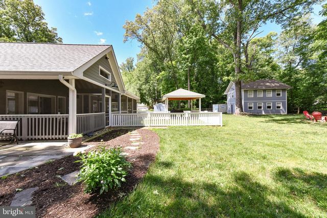 14 OAK LN, Sterling, VA 20165