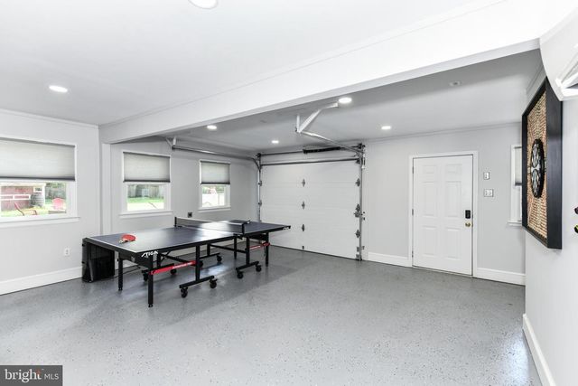 14 OAK LN, Sterling, VA 20165