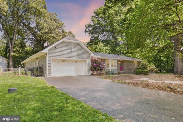14 OAK LN, Sterling, VA 20165