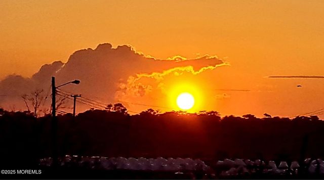 54 Beach Avenue, Bayville, NJ 08721