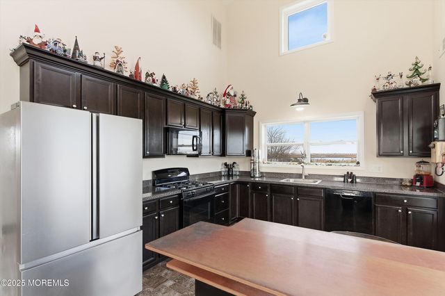 54 Beach Avenue, Bayville, NJ 08721