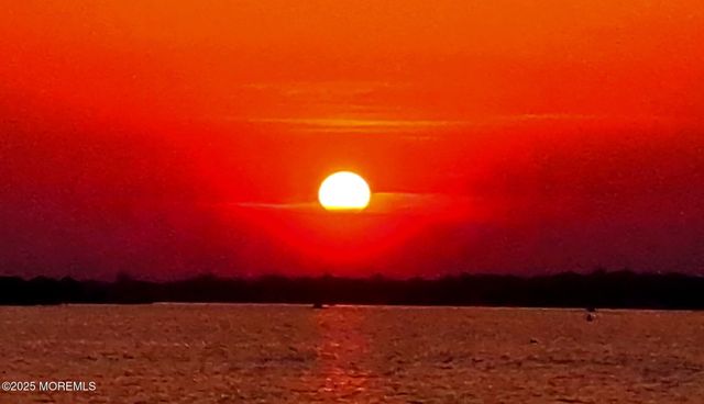 54 Beach Avenue, Bayville, NJ 08721