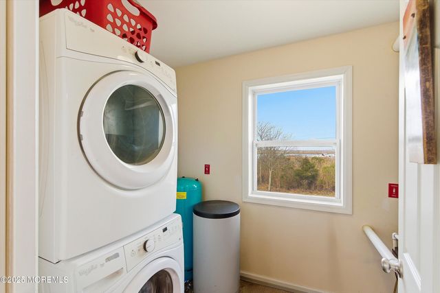 54 Beach Avenue, Bayville, NJ 08721