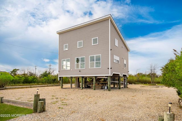54 Beach Avenue, Bayville, NJ 08721