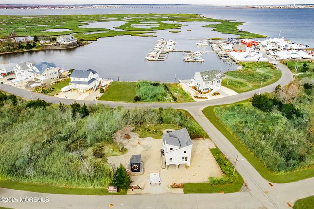 54 Beach Avenue, Bayville, NJ 08721