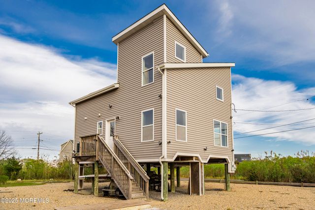 54 Beach Avenue, Bayville, NJ 08721