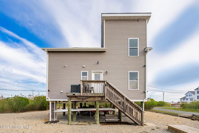 54 Beach Avenue, Bayville, NJ 08721