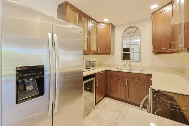 2244 2Nd Ave 24, San Diego, CA 92101