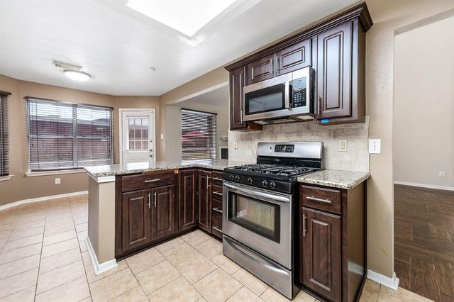 1835 Taylor Creek Drive, Fresno, TX 77545