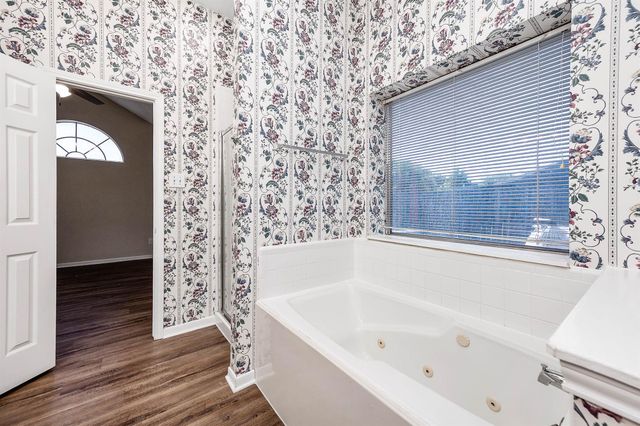 1835 Taylor Creek Drive, Fresno, TX 77545