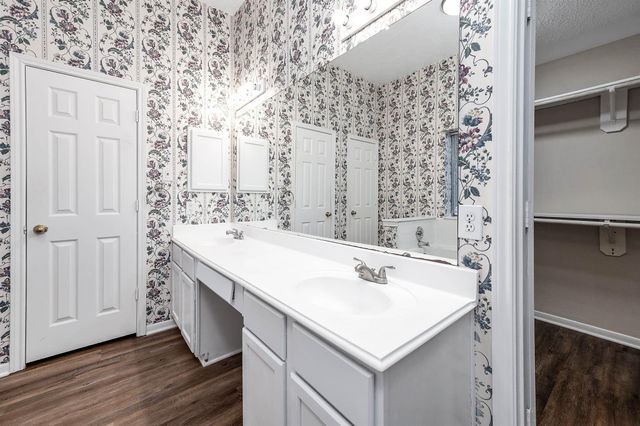 1835 Taylor Creek Drive, Fresno, TX 77545