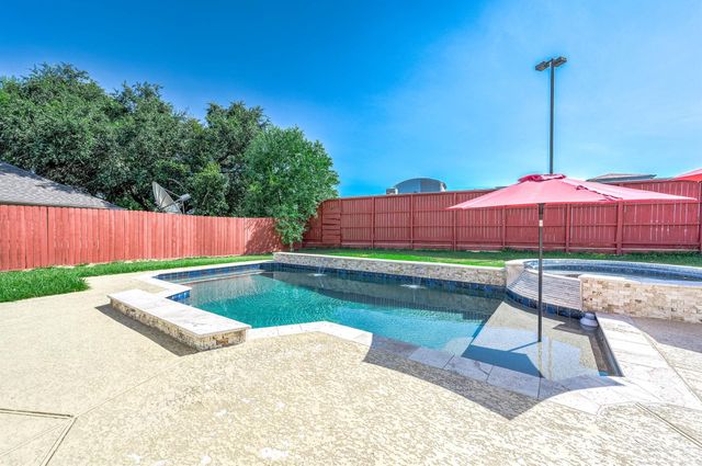 1835 Taylor Creek Drive, Fresno, TX 77545