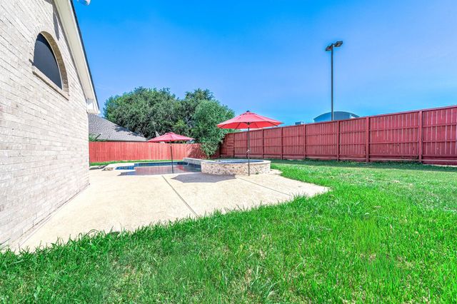 1835 Taylor Creek Drive, Fresno, TX 77545
