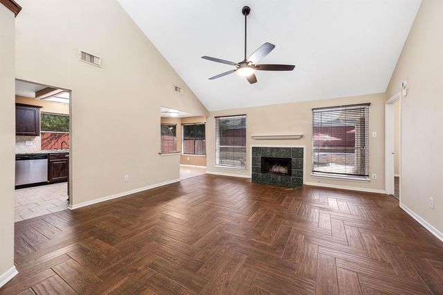 1835 Taylor Creek Drive, Fresno, TX 77545