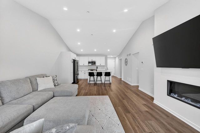 340 Lilac Lane, Stoughton, WI 53589