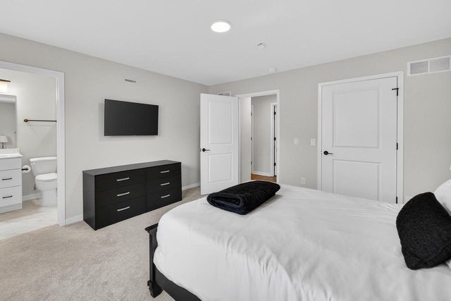 340 Lilac Lane, Stoughton, WI 53589