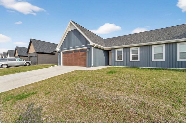 340 Lilac Lane, Stoughton, WI 53589