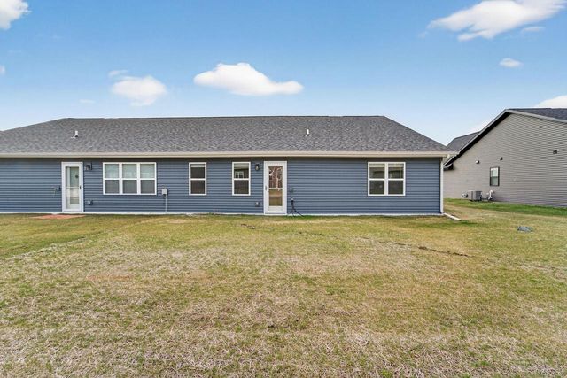 340 Lilac Lane, Stoughton, WI 53589