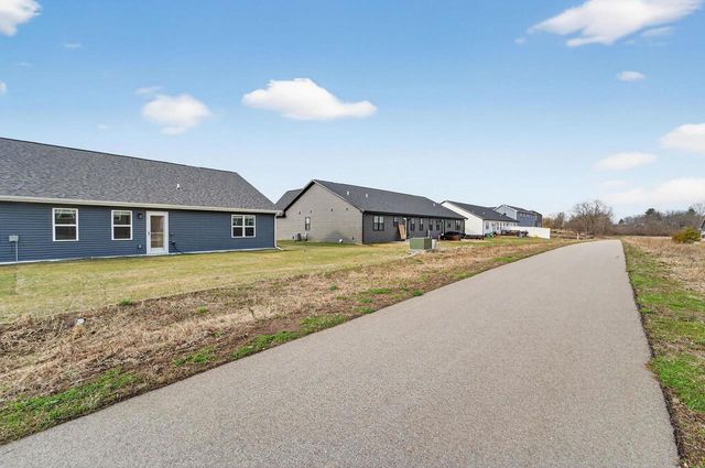 340 Lilac Lane, Stoughton, WI 53589