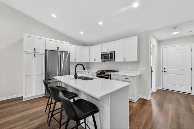 340 Lilac Lane, Stoughton, WI 53589