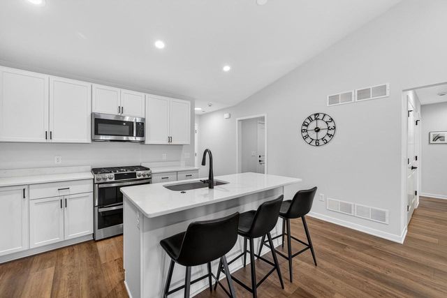 340 Lilac Lane, Stoughton, WI 53589