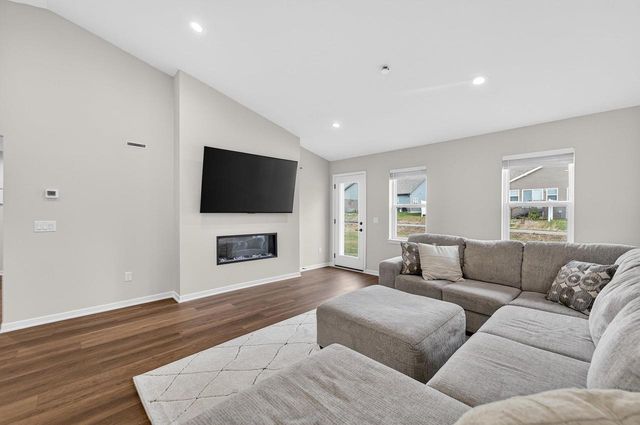 340 Lilac Lane, Stoughton, WI 53589