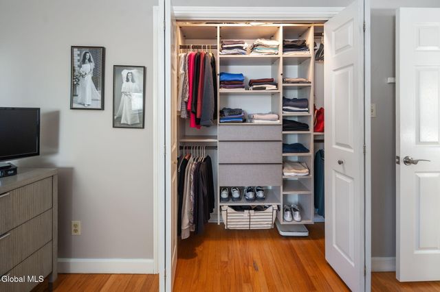 23 Continental Road, Rotterdam, NY 12306