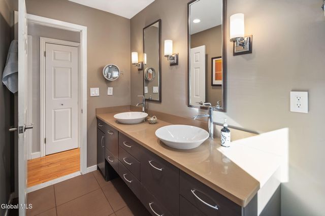 23 Continental Road, Rotterdam, NY 12306