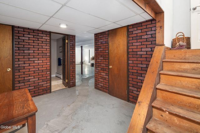 23 Continental Road, Rotterdam, NY 12306