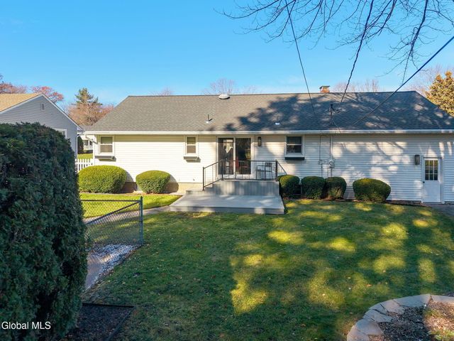 23 Continental Road, Rotterdam, NY 12306