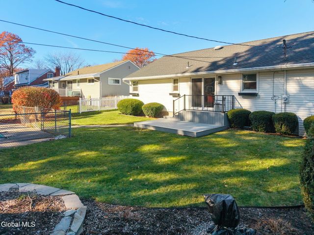 23 Continental Road, Rotterdam, NY 12306