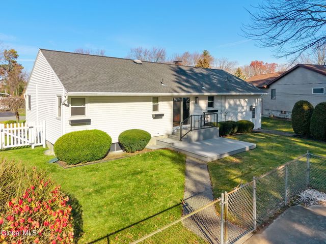 23 Continental Road, Rotterdam, NY 12306